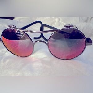 Julio Vermont Classic Performance Sunglasses 
Flexible temple ends M VGUC SPORTS